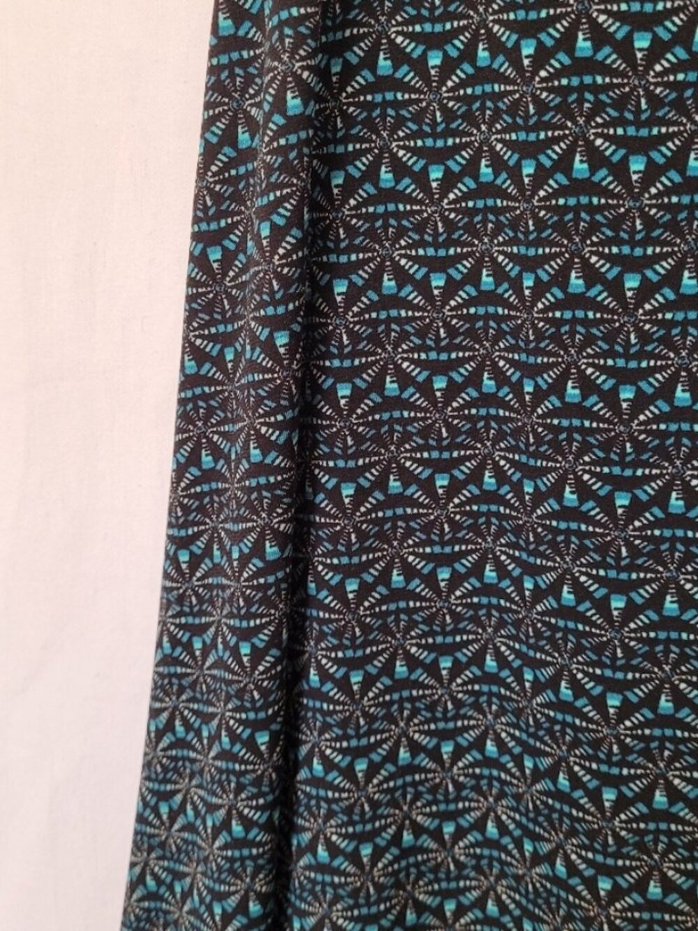 LSkirt Size Medium Teal Green Floral Western Streach Casual🧡 - Picture 2 of 2